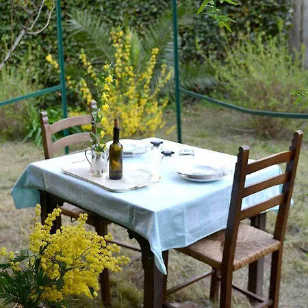 La Nei Fiori Gæstehus