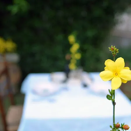 La Nei Fiori Gæstehus 2*